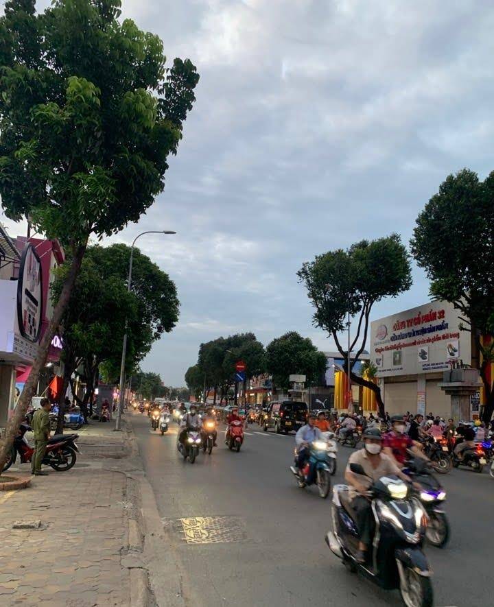 Bán nhà Gò Vấp, Quang Trung, hẻm xe hơi, gần Vincom, 61m², 4pn, nở hậu, 5.78 tỷ tl